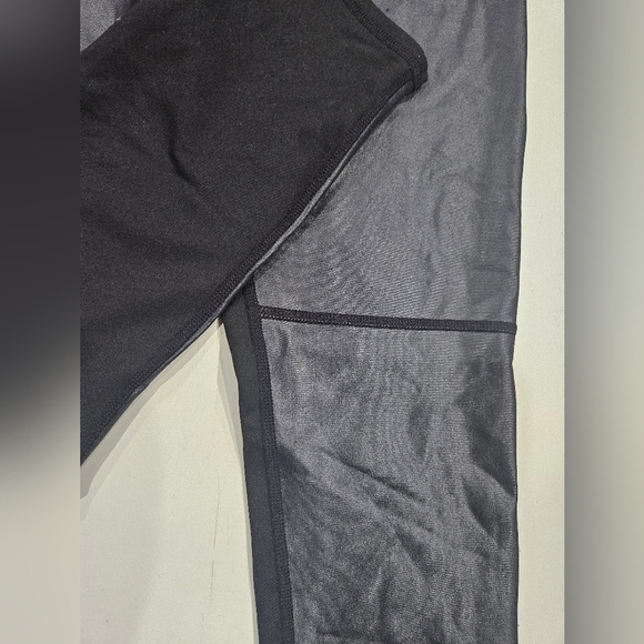 Ingrid and Isabel Faux Leather Maternity Leggings Black Comfy Pregnancy. Medium - Picture 3 of 6